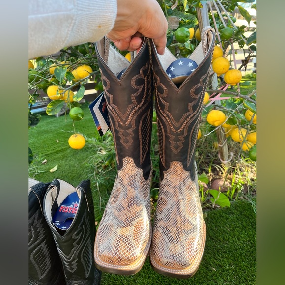 Authentic leather boot - Picture 4 of 4